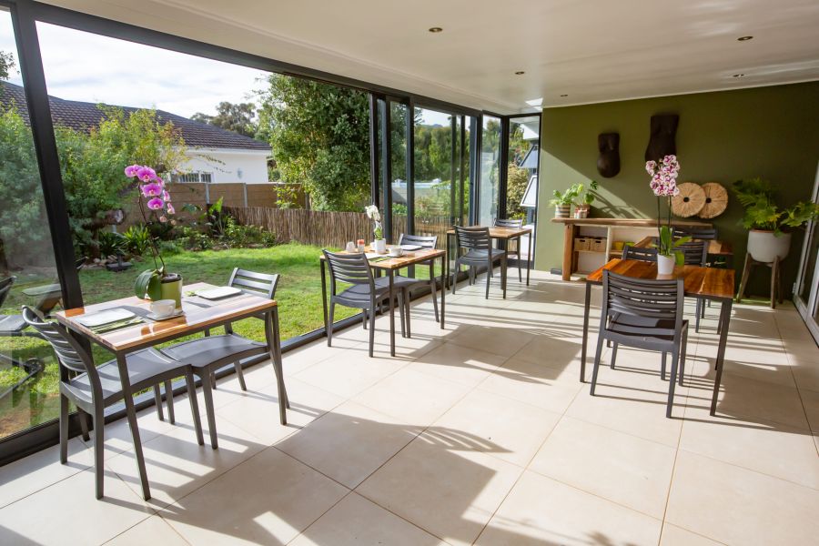 casa ilanga wheelchair accessible dinning room