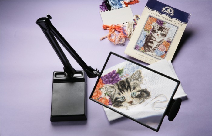 Table Stand Magnifier